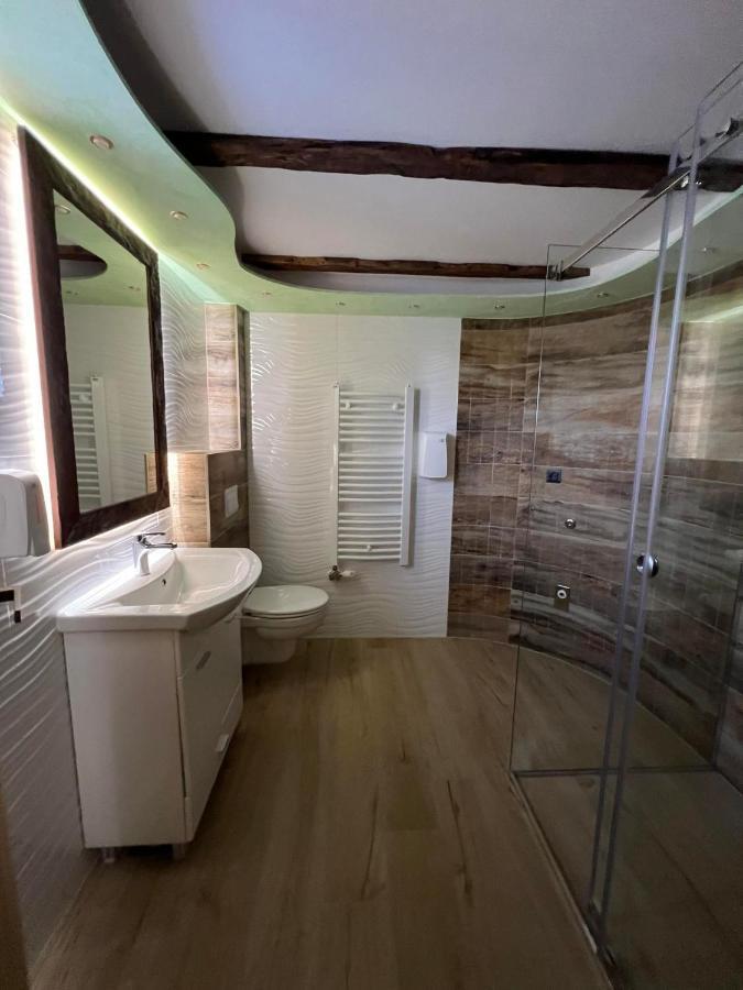 Motel Pizzeria Actros Nova Topola Экстерьер фото